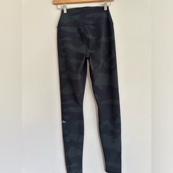 ALO CAMO LEGGINGS - Picture 2 of 2